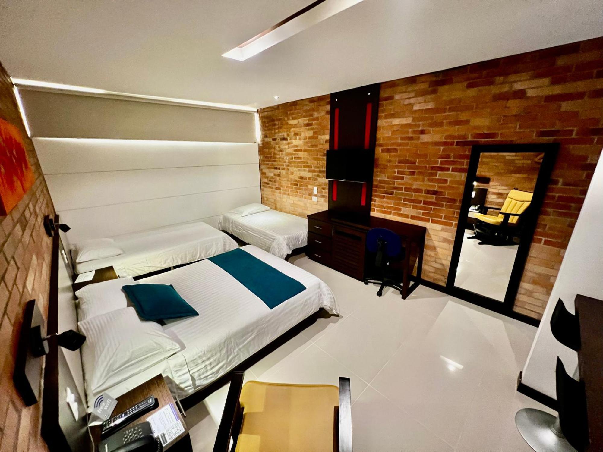 Hotel Toscana Oriente Ριονέγρο Εξωτερικό φωτογραφία